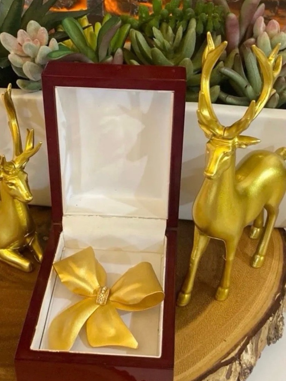 Gold Metal Bow Brooch w/Rhinestone Accents